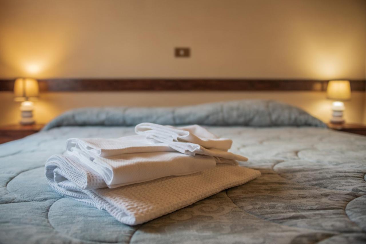 Dimora Fresilia Casa Vacanze Opi Extérieur photo