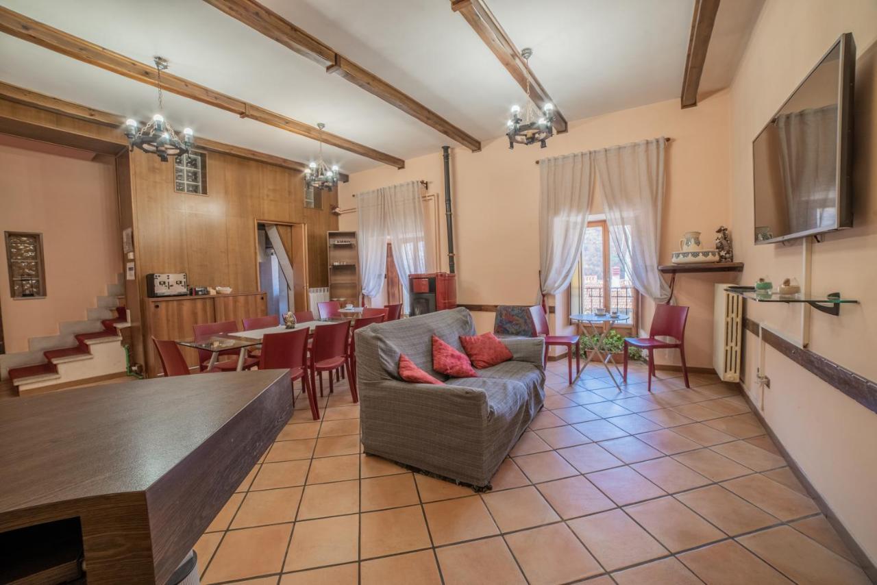 Dimora Fresilia Casa Vacanze Opi Extérieur photo